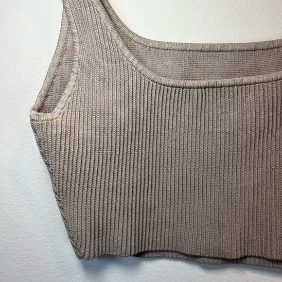 Aritzia Babaton Women's Sculpt Knit Squareneck Ribbed Cropped Tank Tan Top Small - Picture 6 of 7